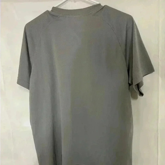 New with tags, men’s size medium Run Disney brand shirt, #B547 - Picture 2 of 5